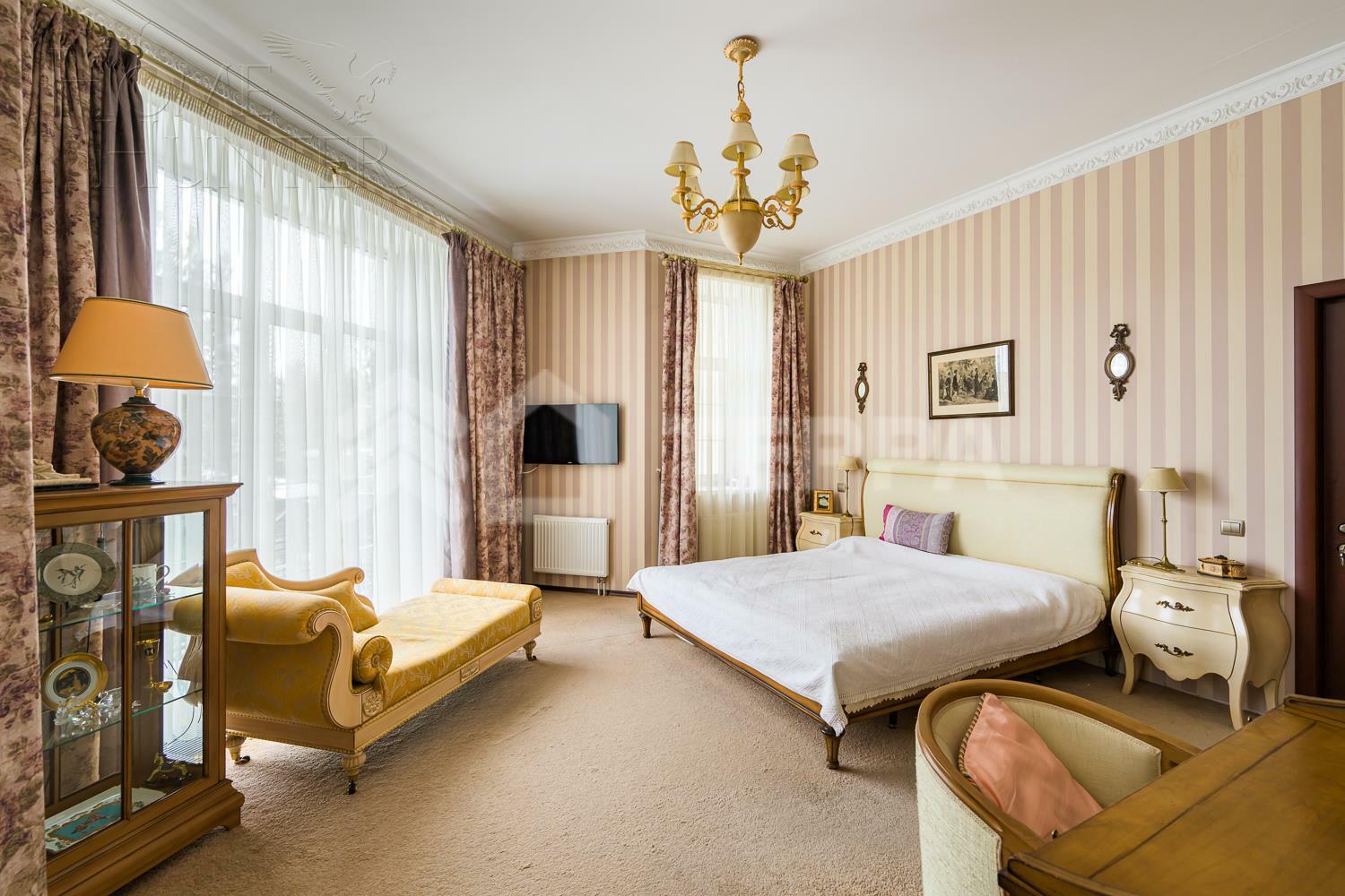 2-этажный коттедж 650 м² с отделкой