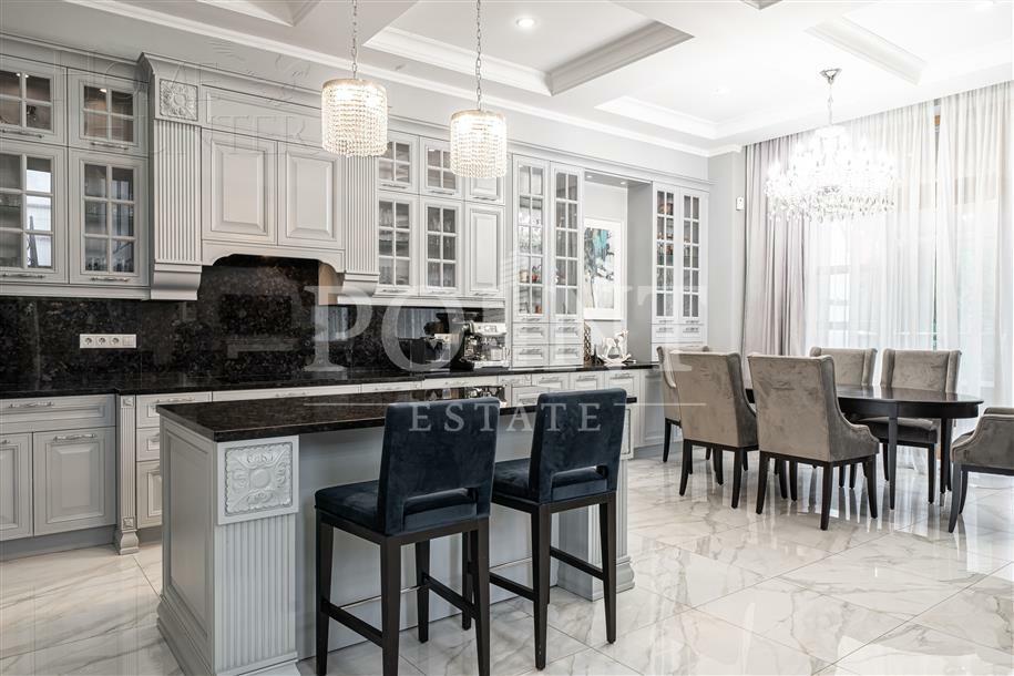 3-этажный таунхаус 324 м² с отделкой