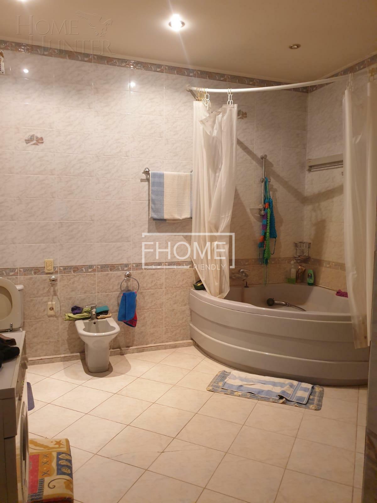 3-этажный коттедж 278.8 м² с отделкой