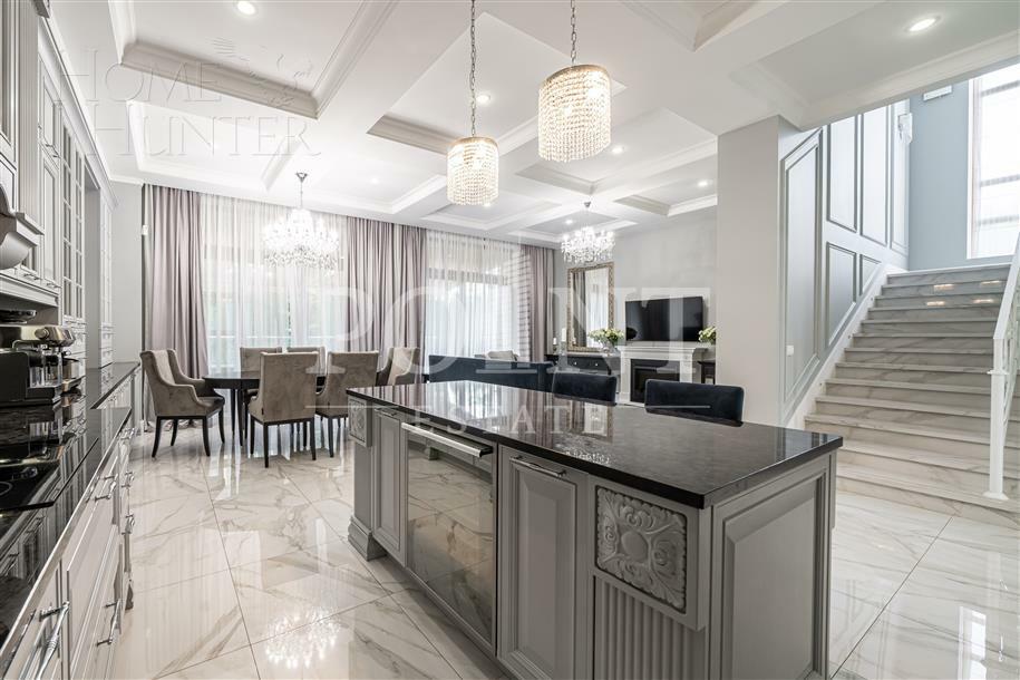 3-этажный таунхаус 324 м² с отделкой