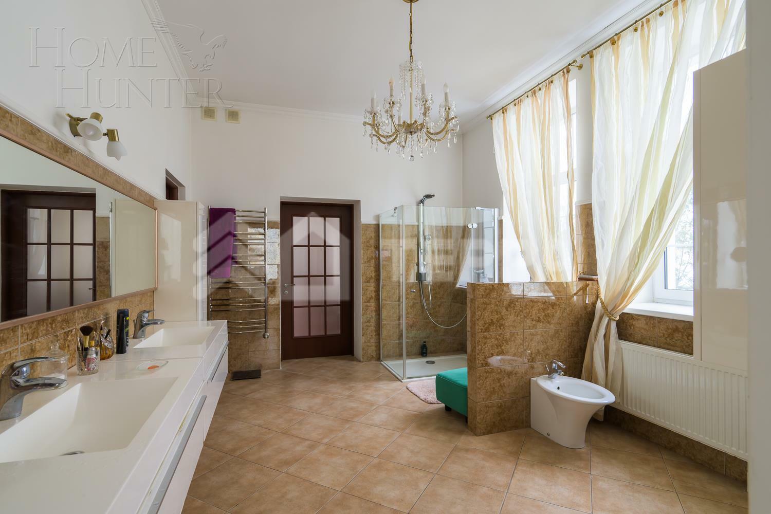 2-этажный коттедж 650 м² с отделкой