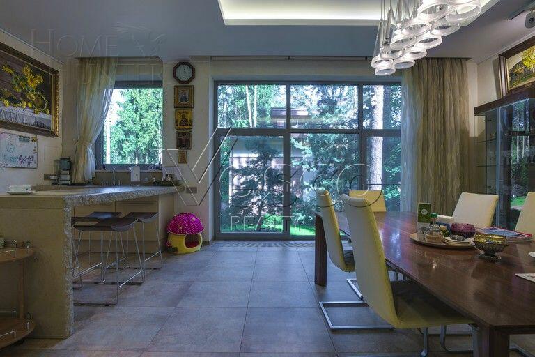 2-этажный коттедж 1 500 м² с отделкой