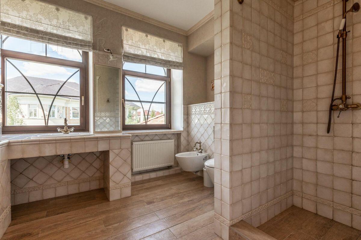 2-этажный коттедж 700 м² с отделкой