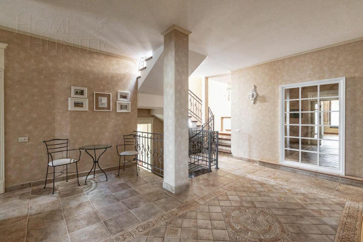 2-этажный коттедж 700 м² с отделкой