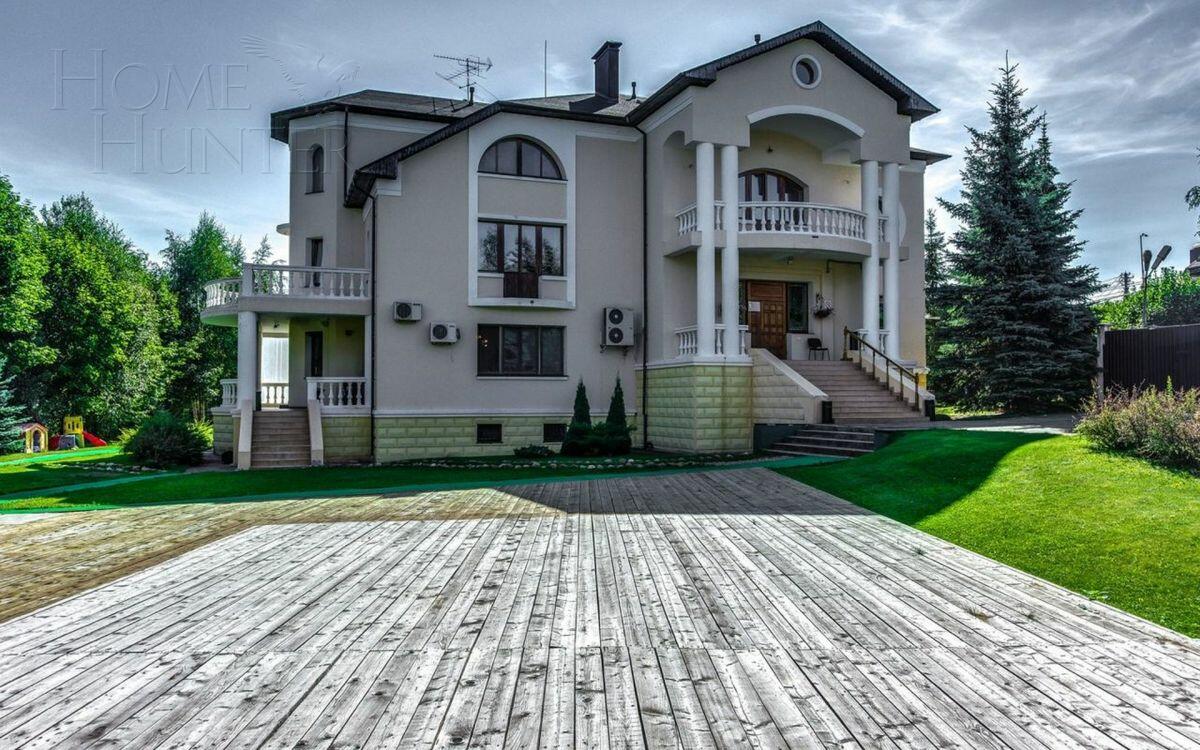 2-этажный коттедж 1 350 м² с отделкой