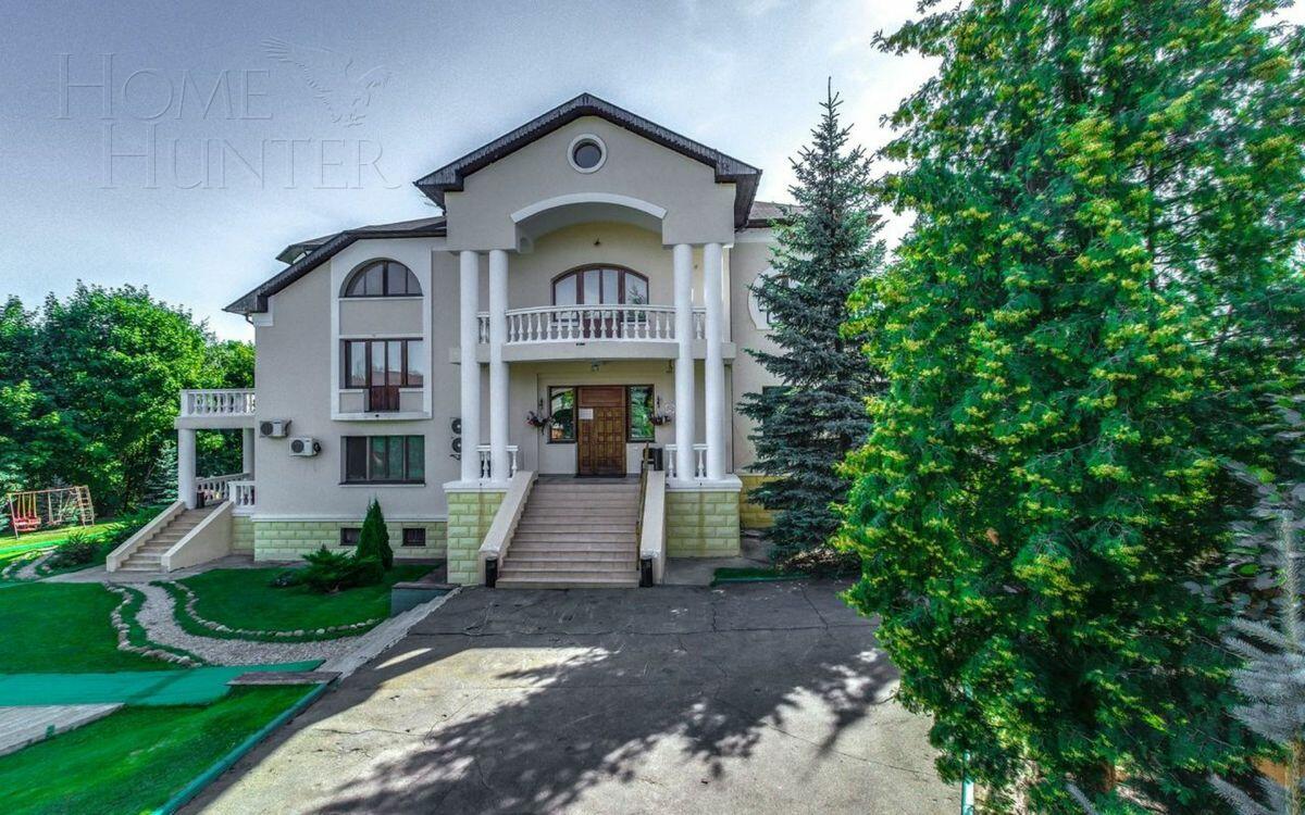 2-этажный коттедж 1 350 м² с отделкой