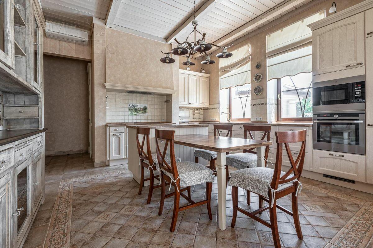 2-этажный коттедж 700 м² с отделкой