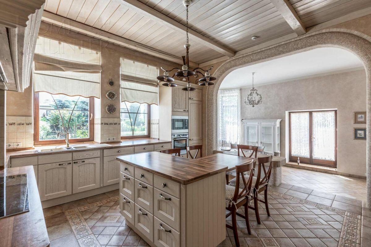 2-этажный коттедж 700 м² с отделкой