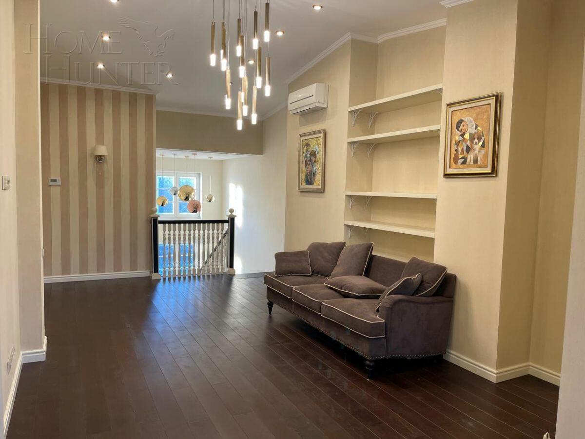 2-этажный таунхаус 320 м² с отделкой