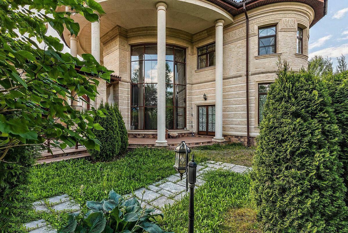 2-этажный коттедж 700 м² с отделкой