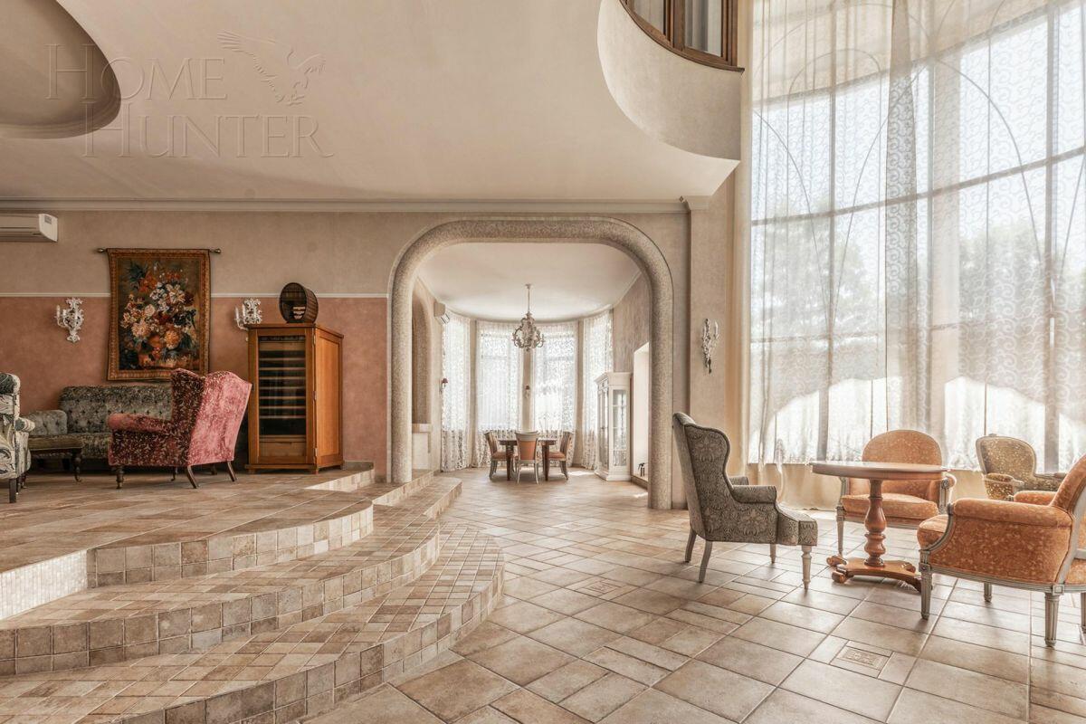 2-этажный коттедж 700 м² с отделкой