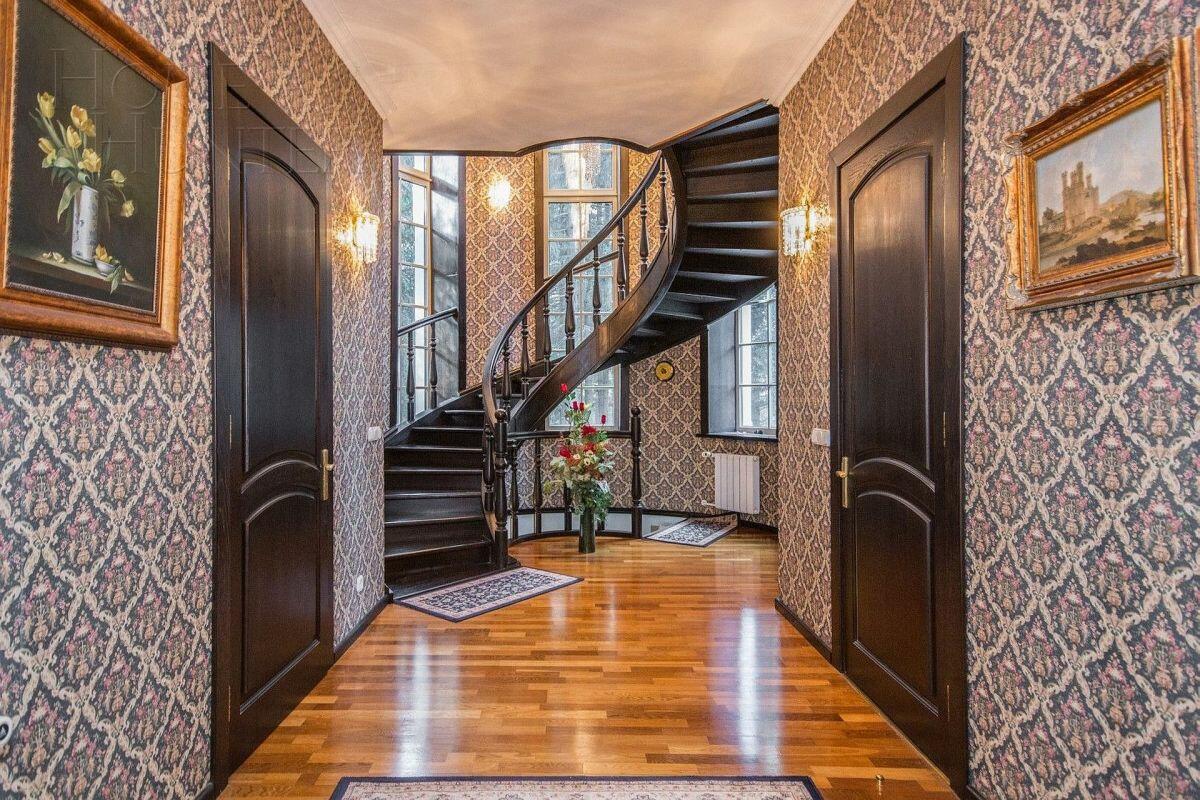 2-этажный коттедж 380 м² с отделкой