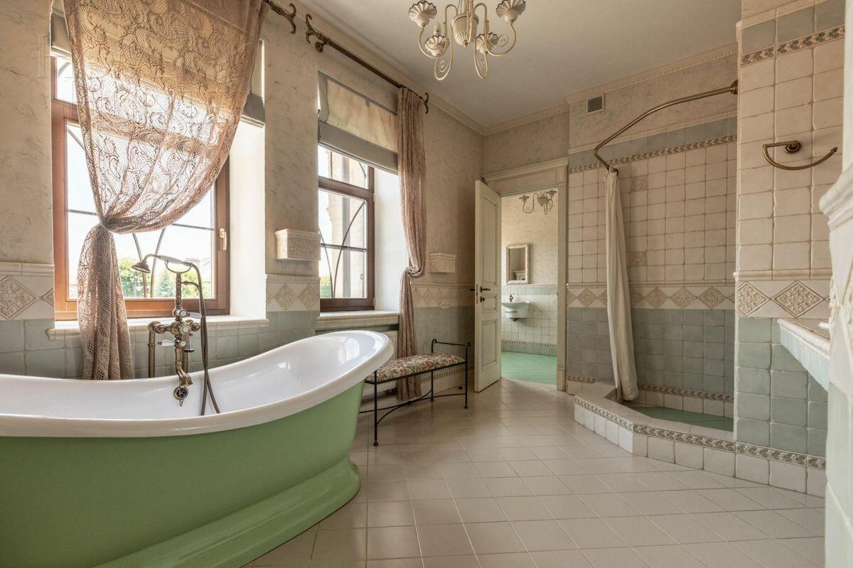 2-этажный коттедж 700 м² с отделкой