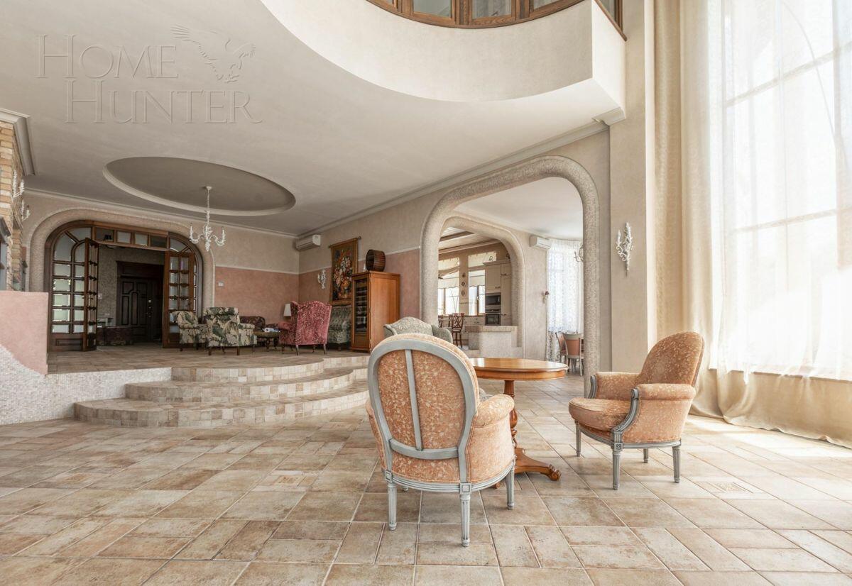 2-этажный коттедж 700 м² с отделкой