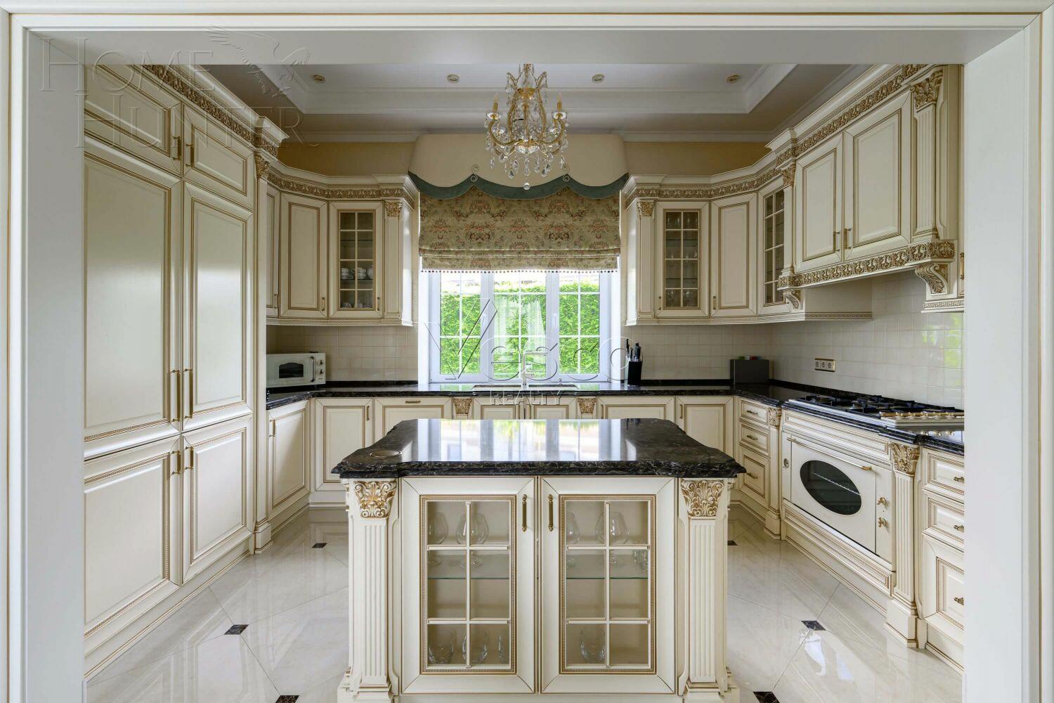 2-этажный коттедж 450 м² с отделкой