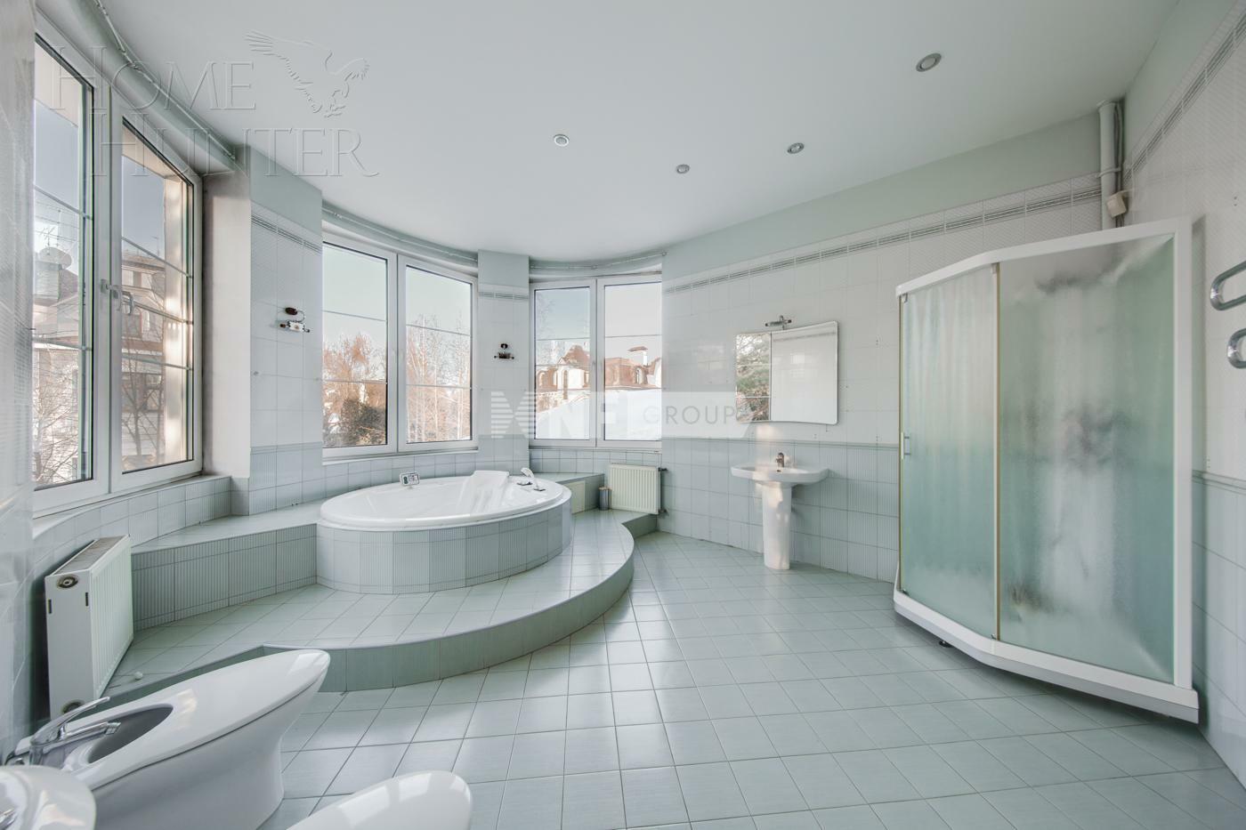 2-этажный коттедж 633 м² с отделкой