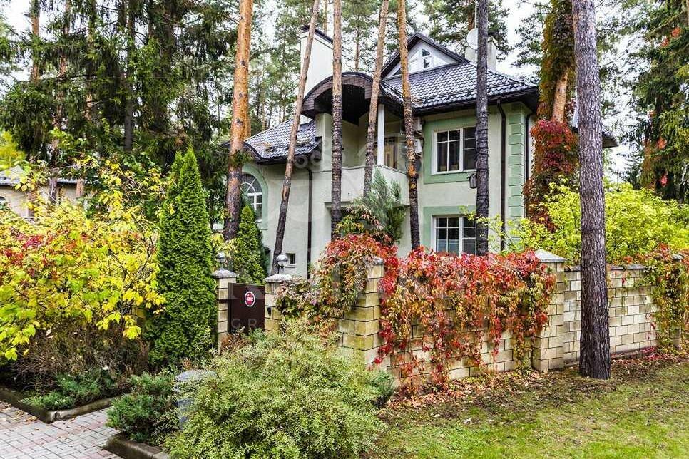 3-этажный коттедж 400 м² с отделкой