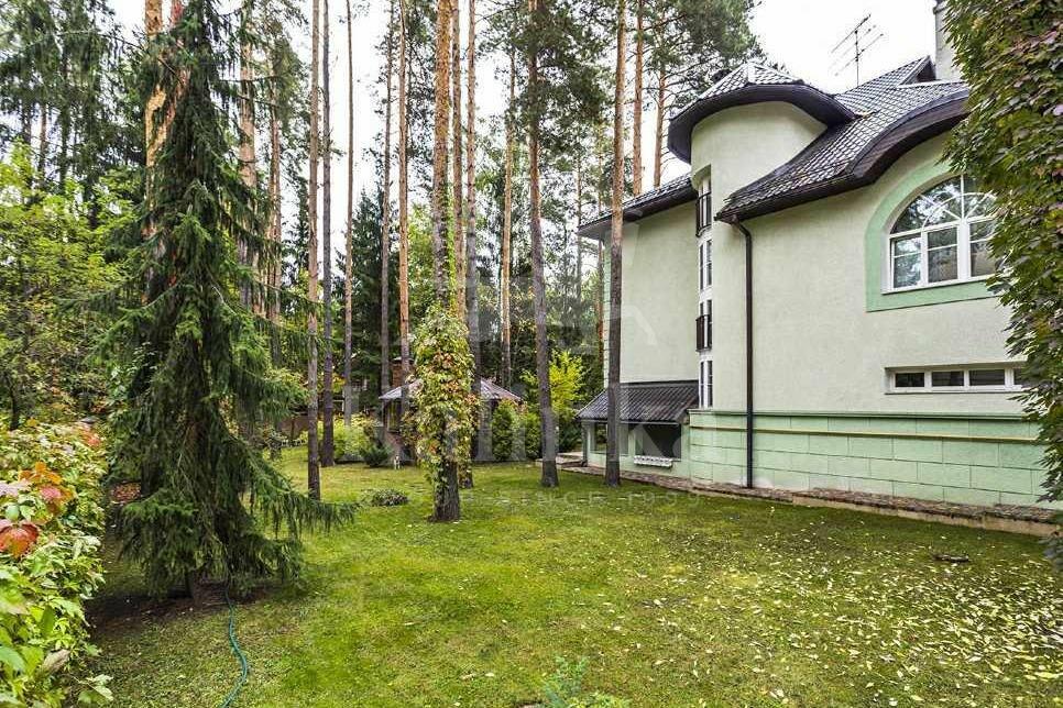 3-этажный коттедж 400 м² с отделкой