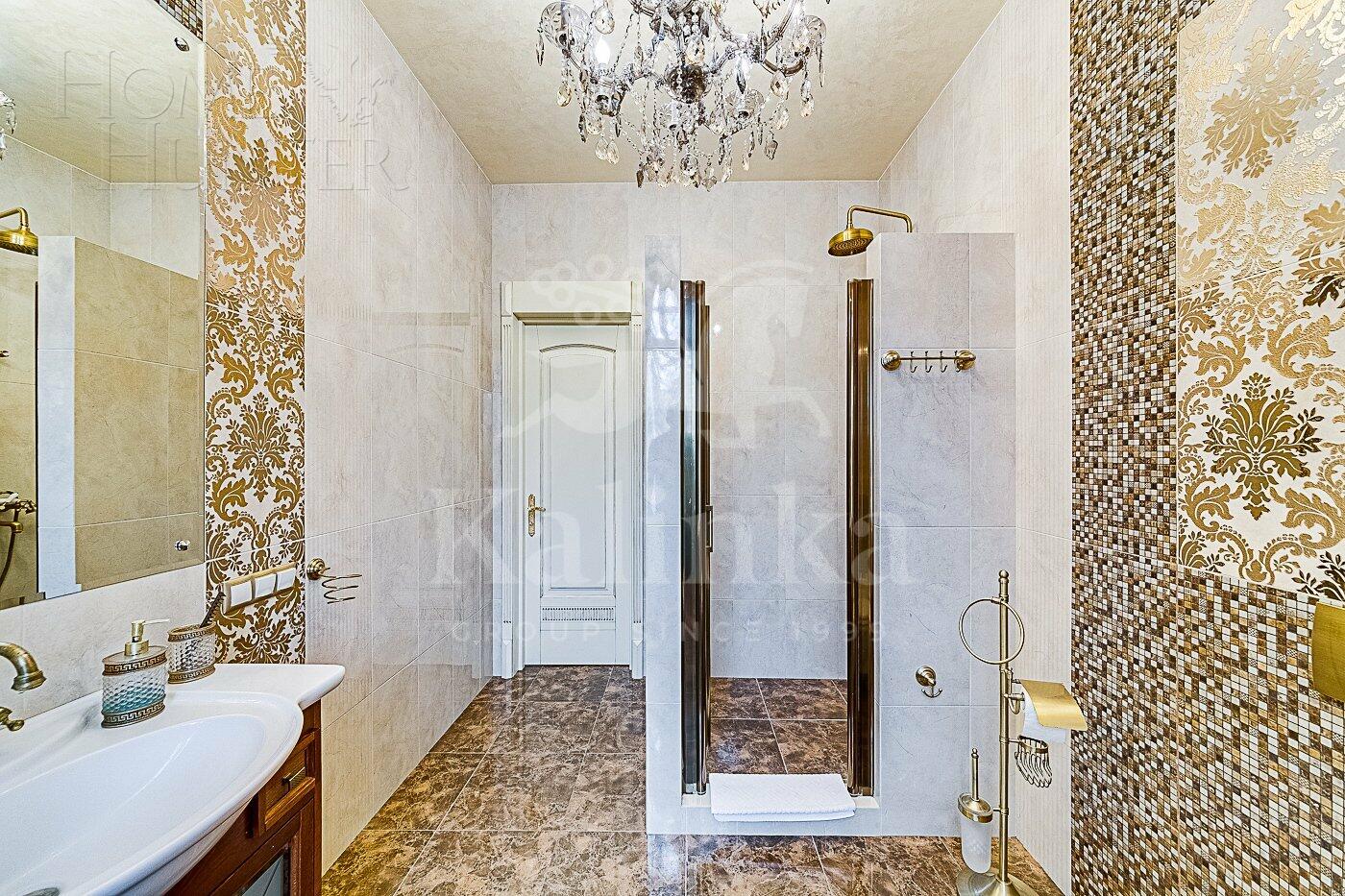 2-этажный коттедж 450 м² с отделкой