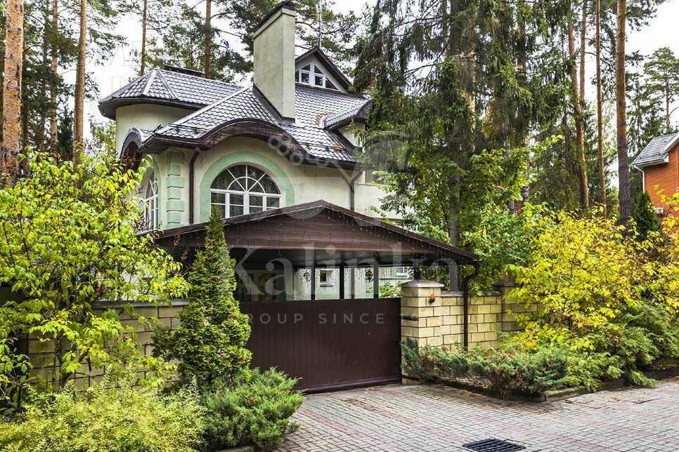 3-этажный коттедж 400 м² с отделкой