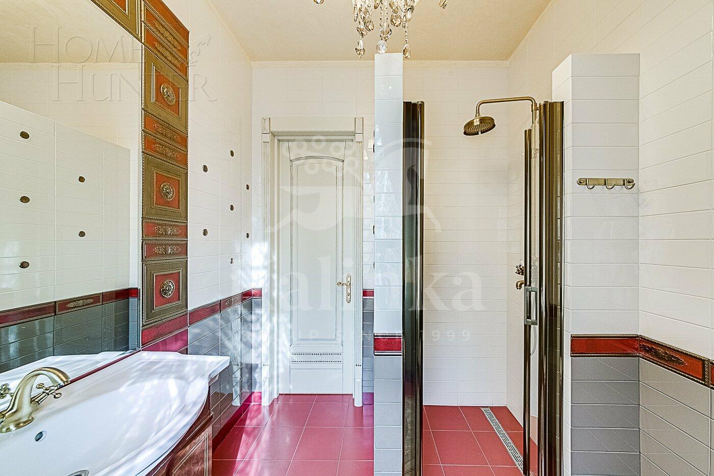 2-этажный коттедж 450 м² с отделкой