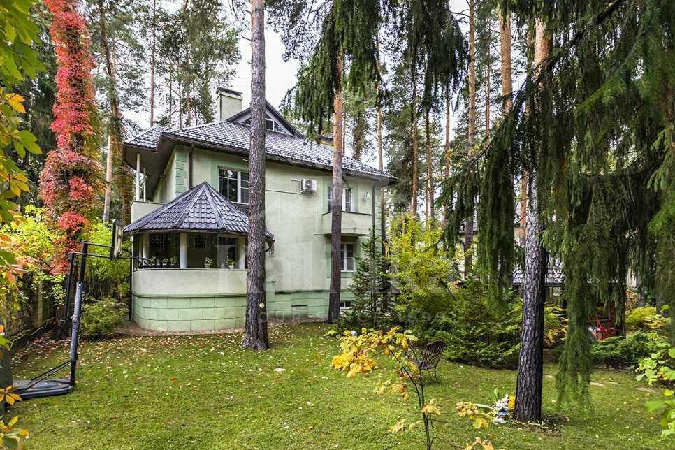 3-этажный коттедж 400 м² с отделкой