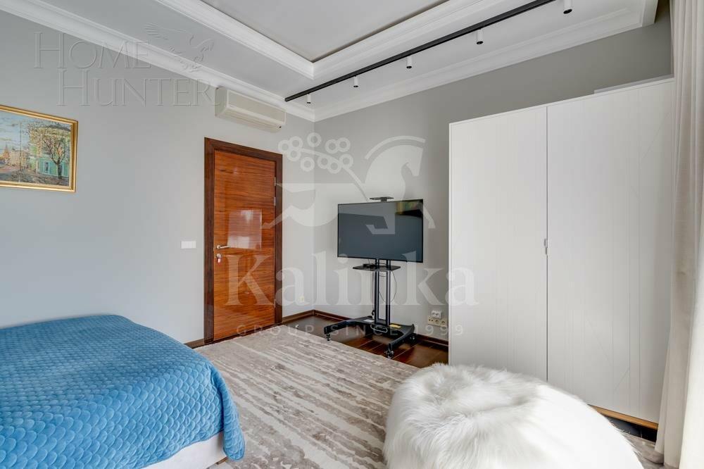 2-этажный таунхаус 450 м² с отделкой