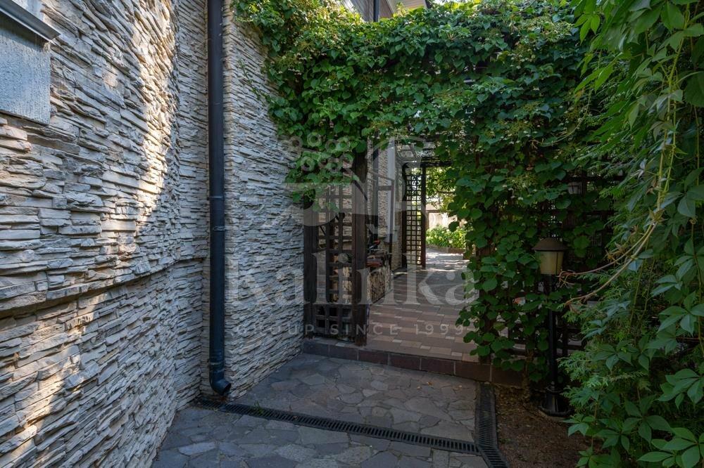 2-этажный таунхаус 450 м² с отделкой