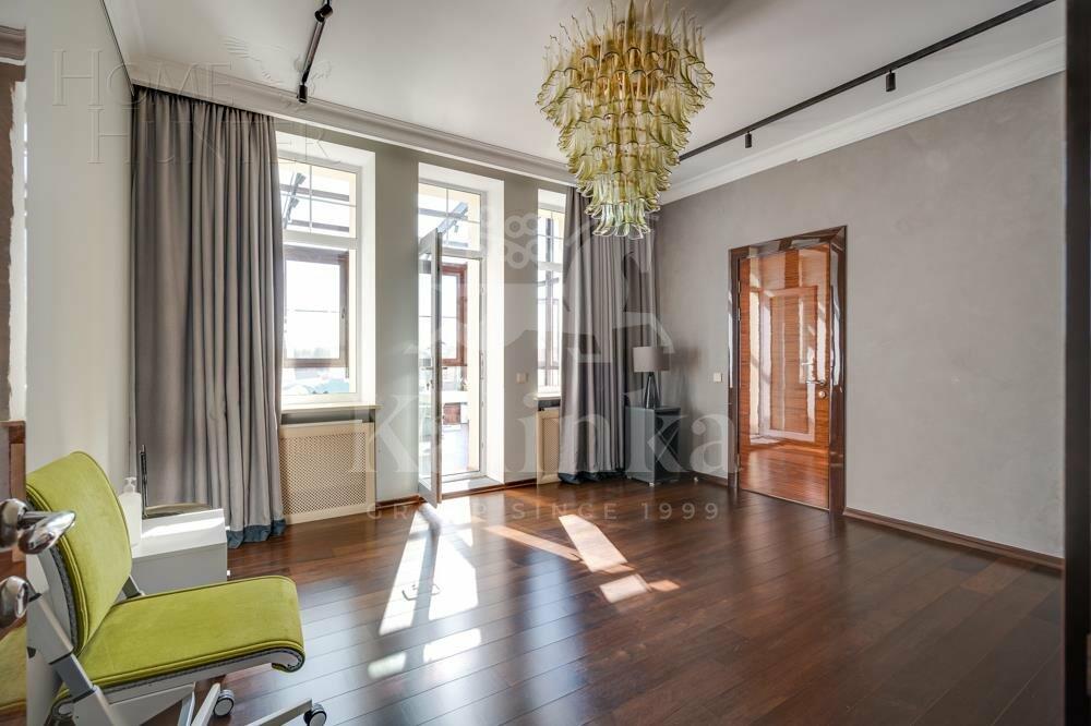 2-этажный таунхаус 450 м² с отделкой