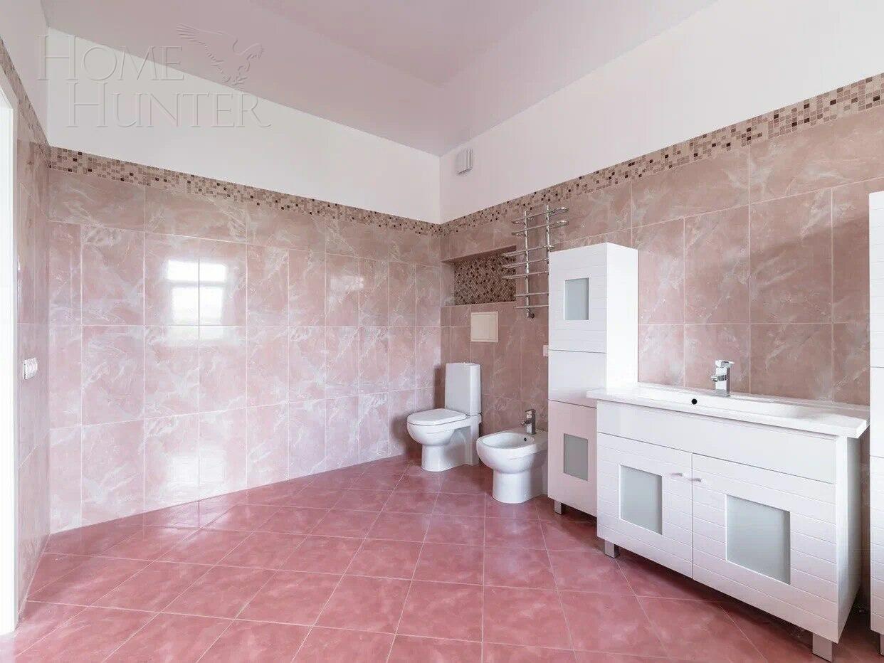 2-этажный коттедж 300 м² с отделкой