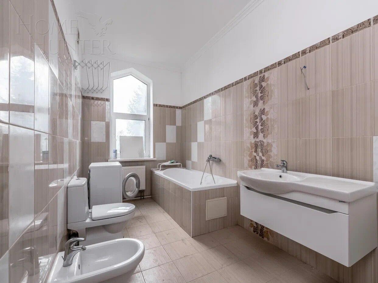 2-этажный коттедж 300 м² с отделкой