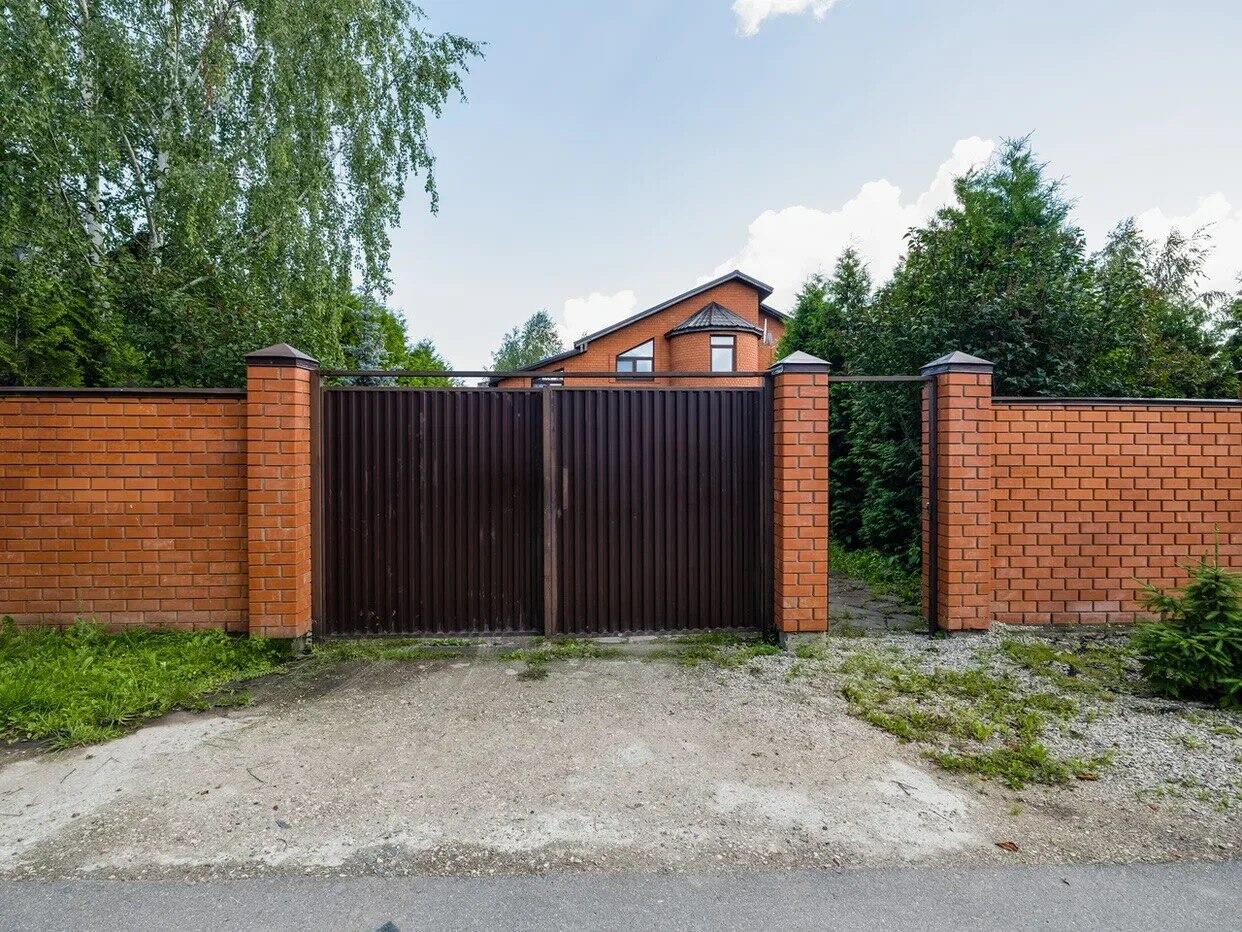 2-этажный коттедж 300 м² с отделкой