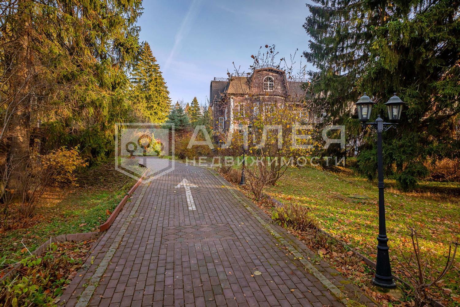 КОТТЕДЖ 550 м² с отделкой