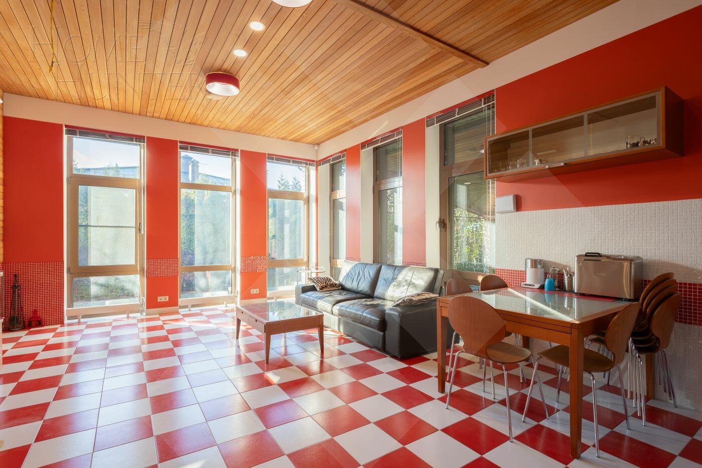 2-этажный коттедж 438 м² с отделкой