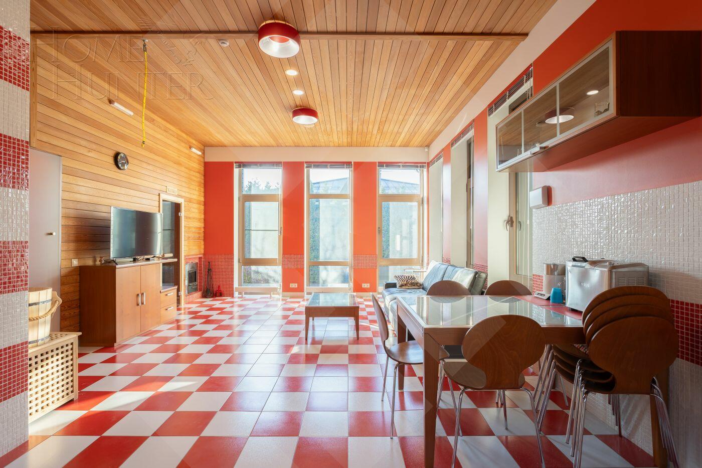 2-этажный коттедж 438 м² с отделкой