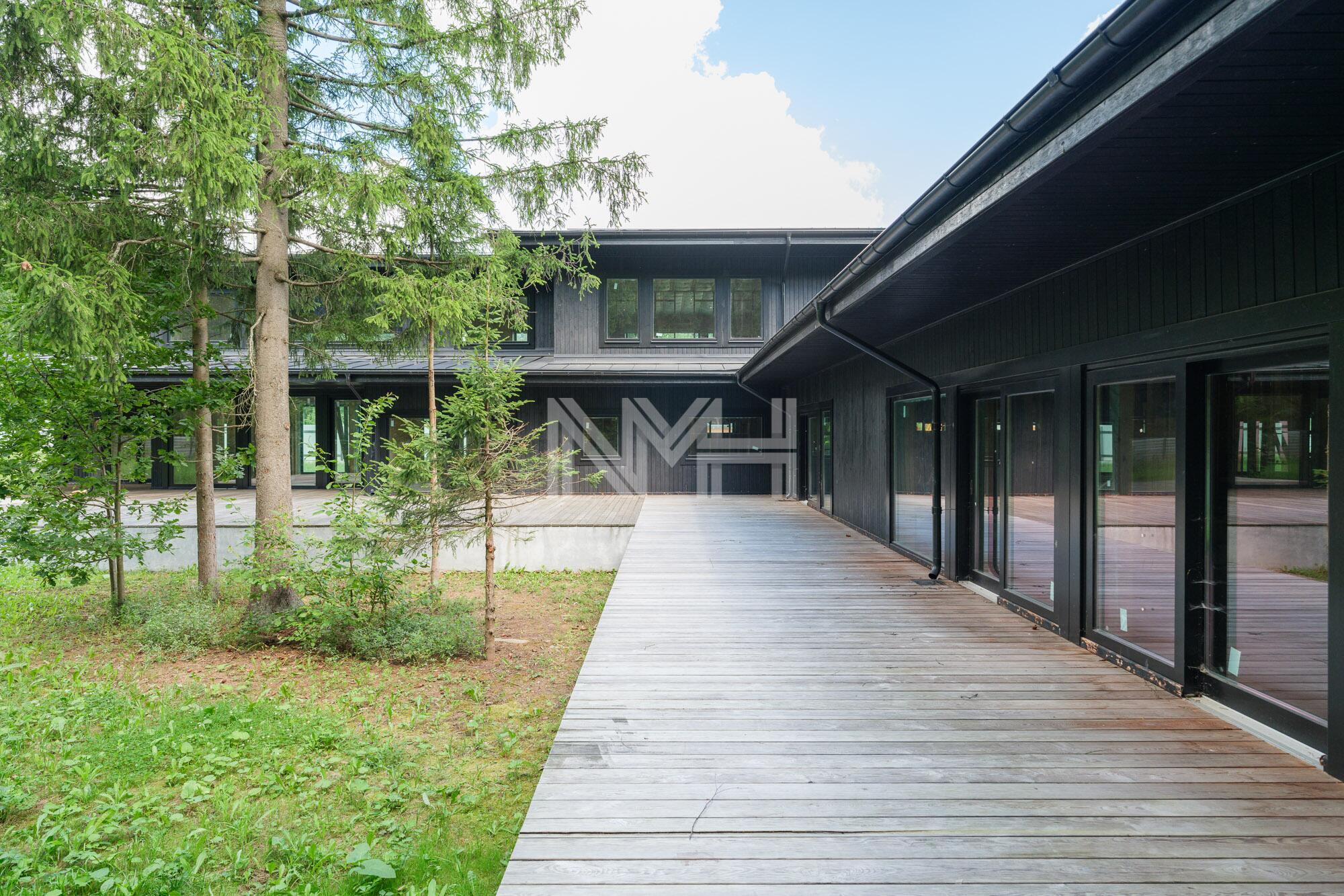 2-этажный коттедж 945 м² без отделки