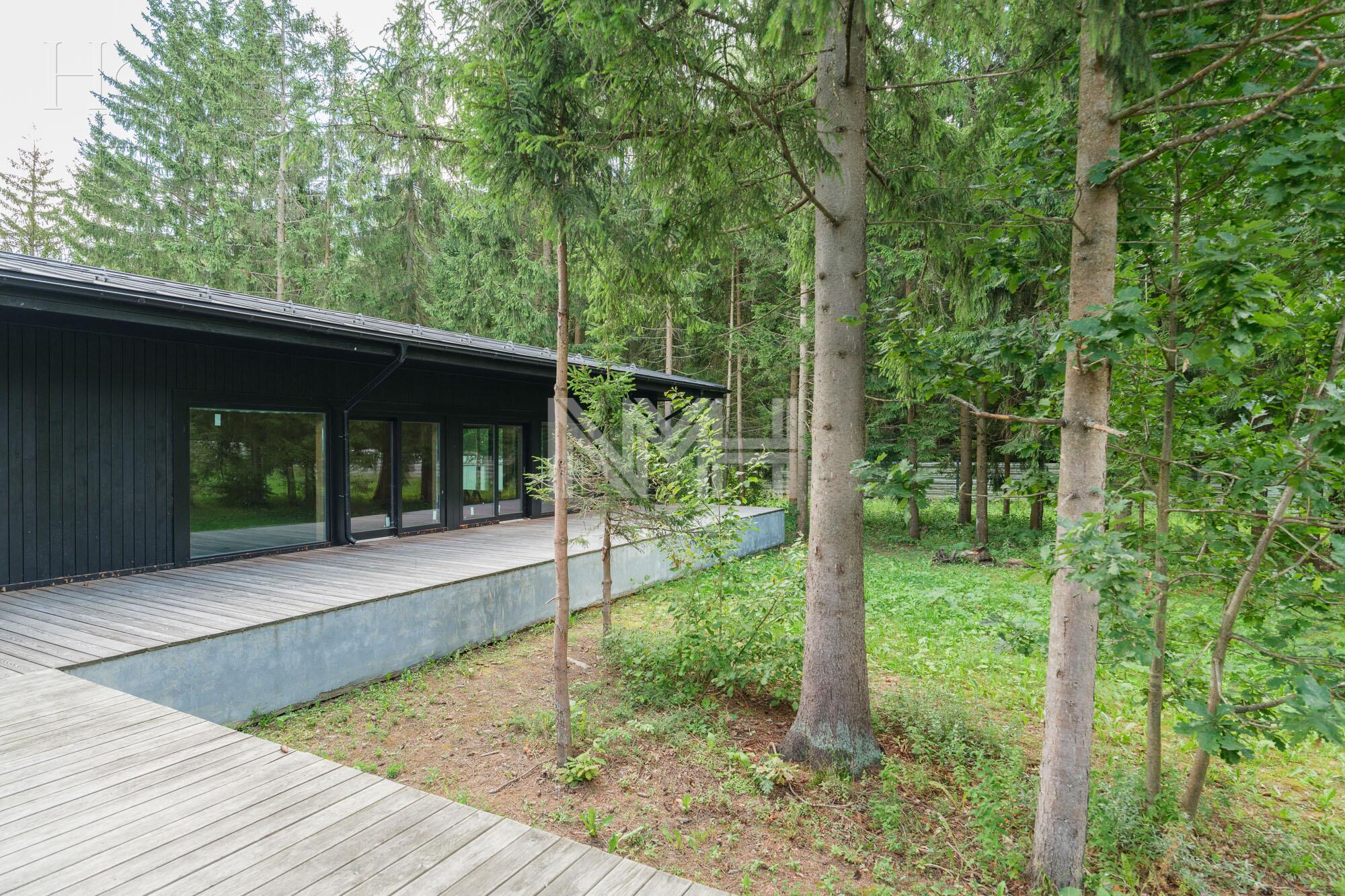 2-этажный коттедж 945 м² без отделки