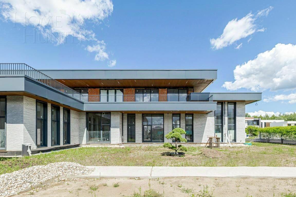 2-этажный коттедж 917.3 м² без отделки