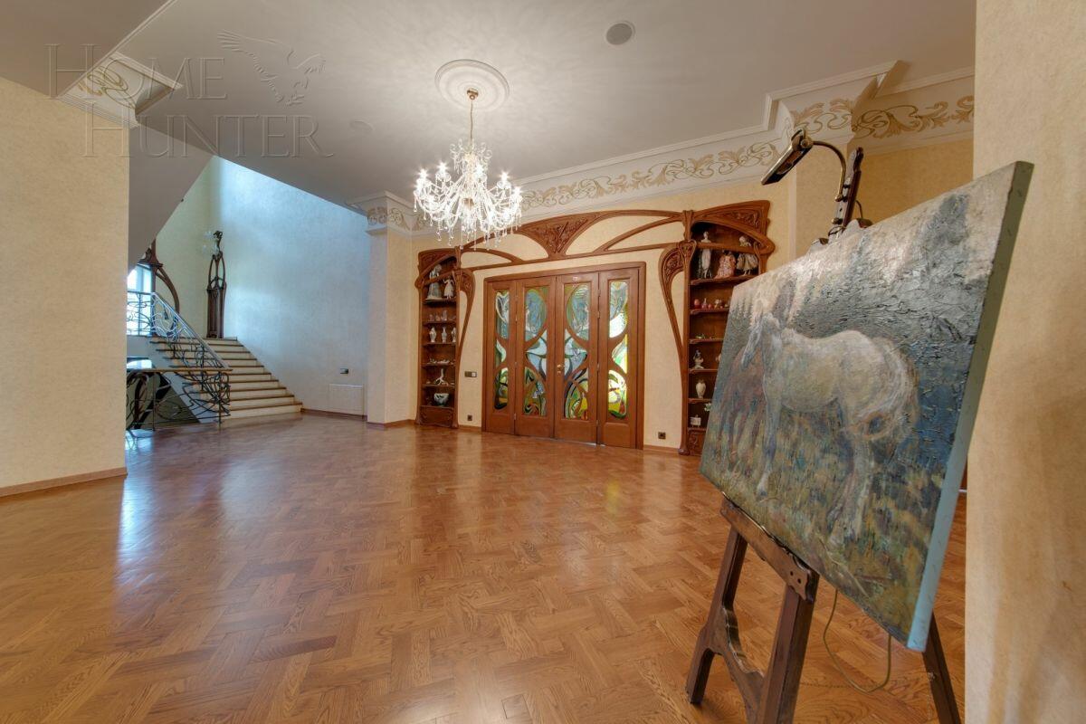 2-этажный коттедж 1 100 м² с отделкой