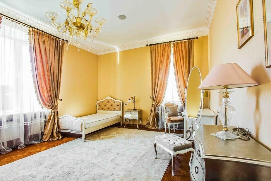 2-этажный коттедж 1 100 м² с отделкой