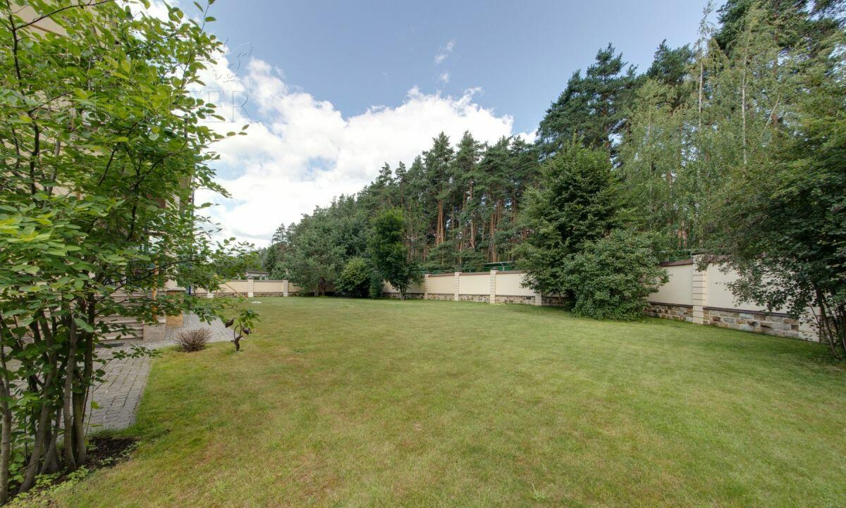 2-этажный коттедж 1 100 м² с отделкой