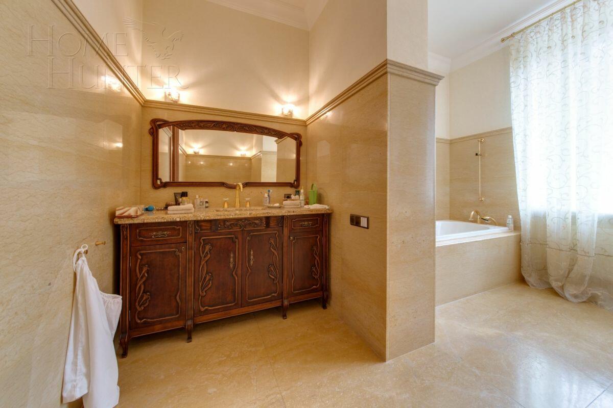 2-этажный коттедж 1 100 м² с отделкой