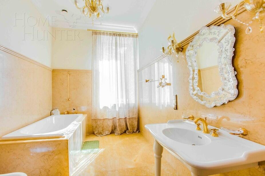 2-этажный коттедж 1 100 м² с отделкой