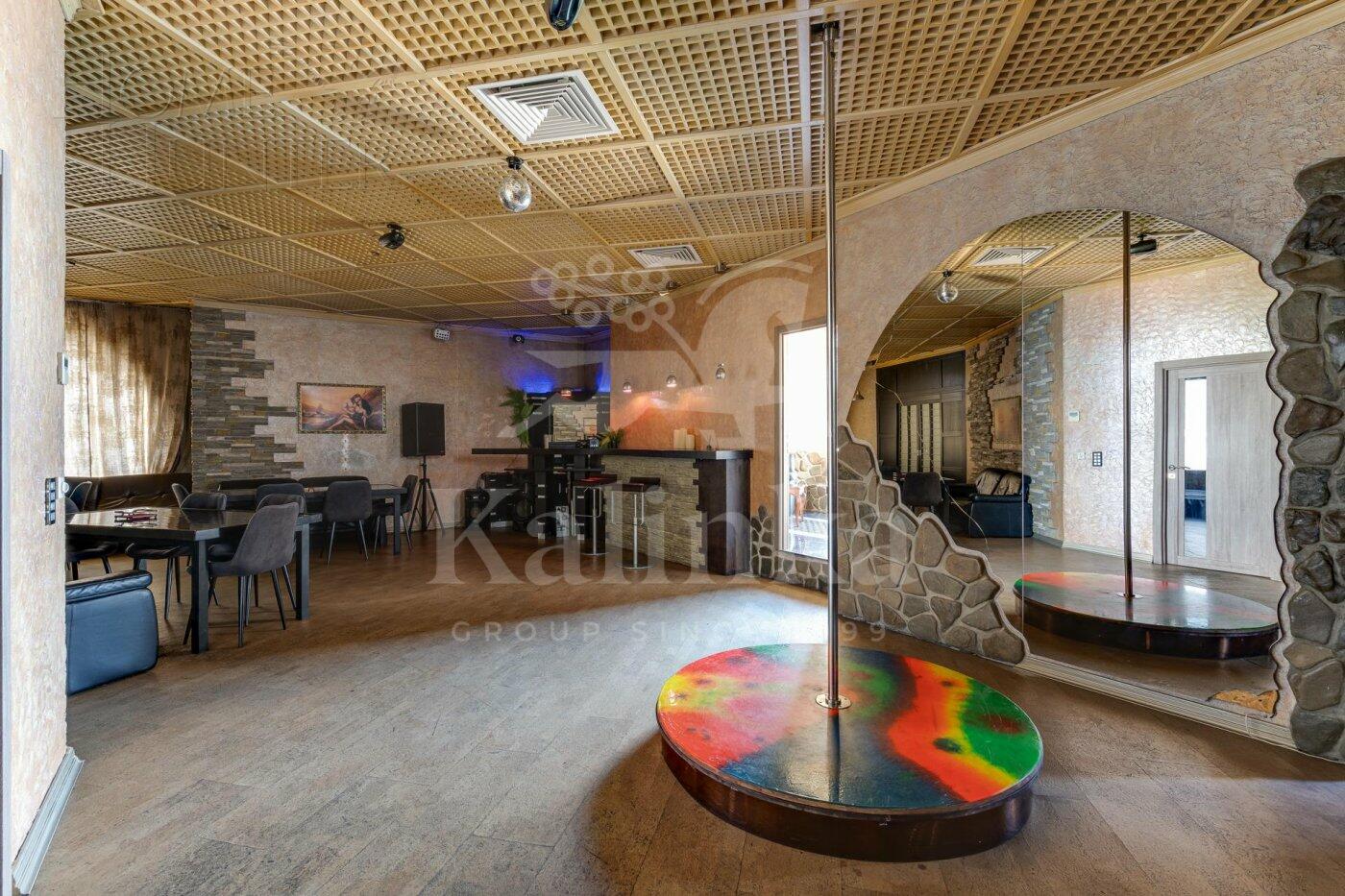 5-этажный коттедж 1 200 м² с отделкой