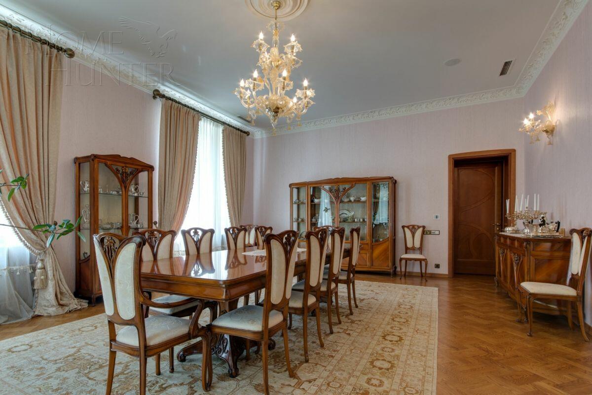 2-этажный коттедж 1 100 м² с отделкой