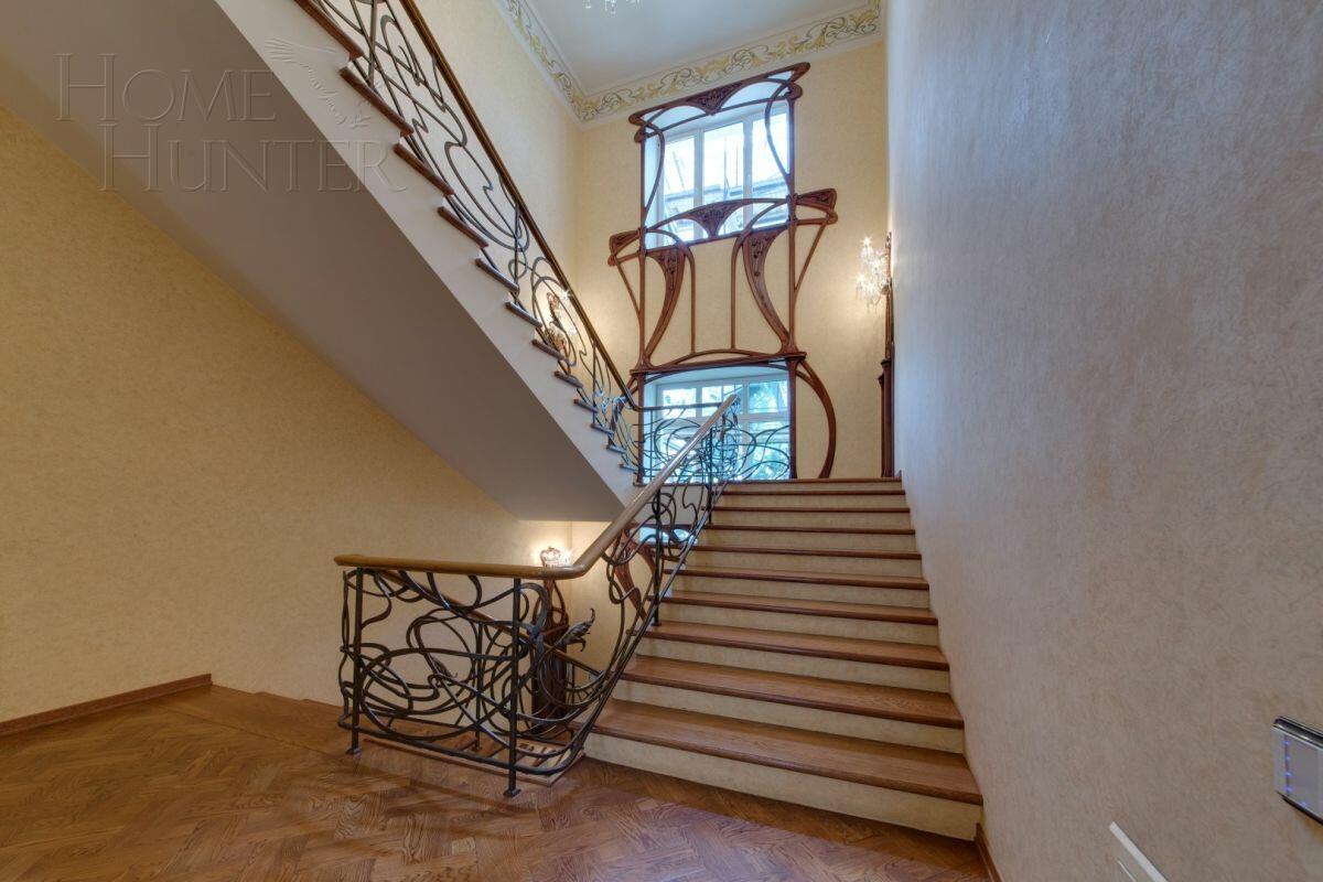 2-этажный коттедж 1 100 м² с отделкой