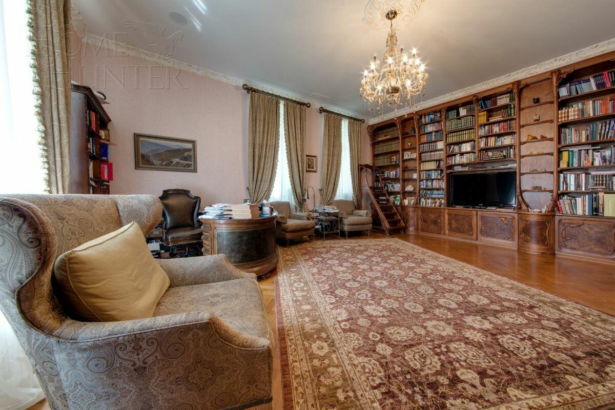 2-этажный коттедж 1 100 м² с отделкой