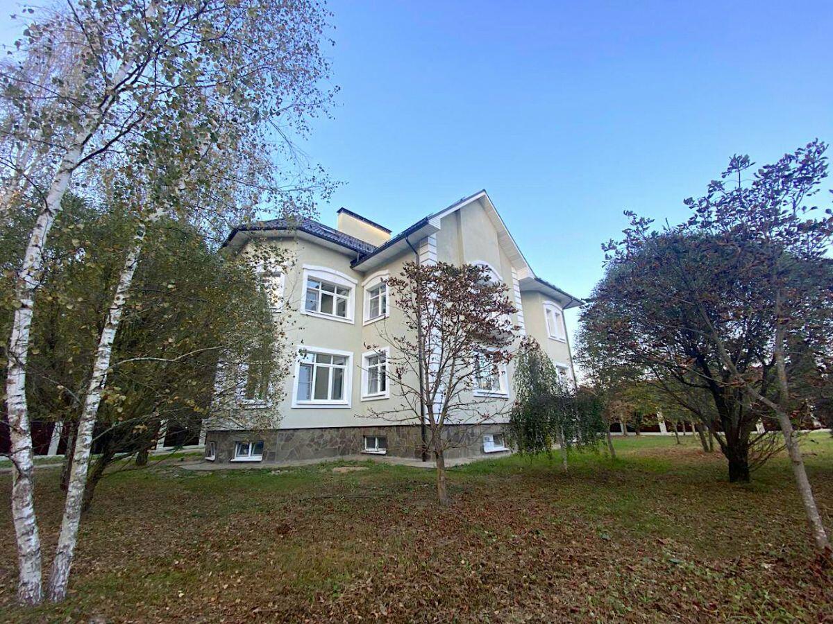 2-этажный коттедж 1 054 м² с отделкой