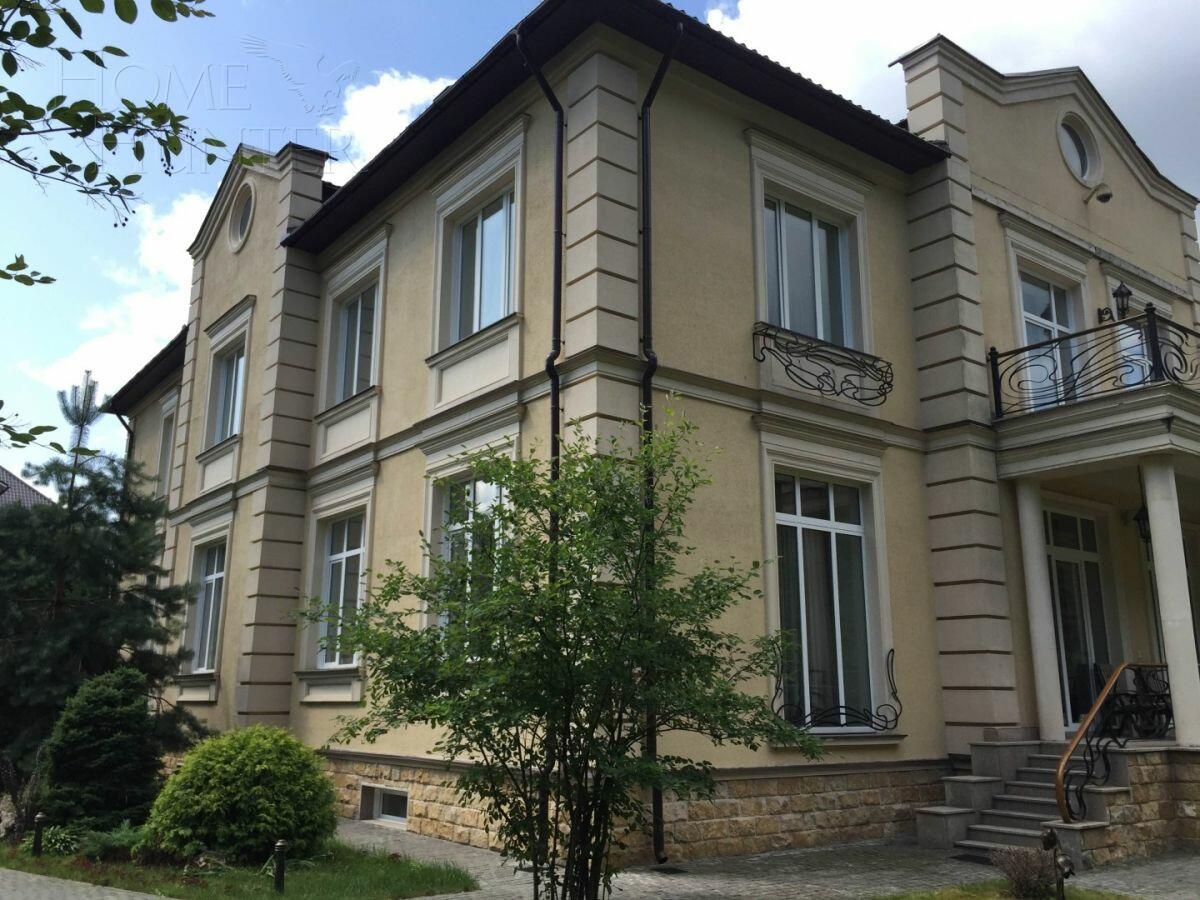 2-этажный коттедж 1 100 м² с отделкой