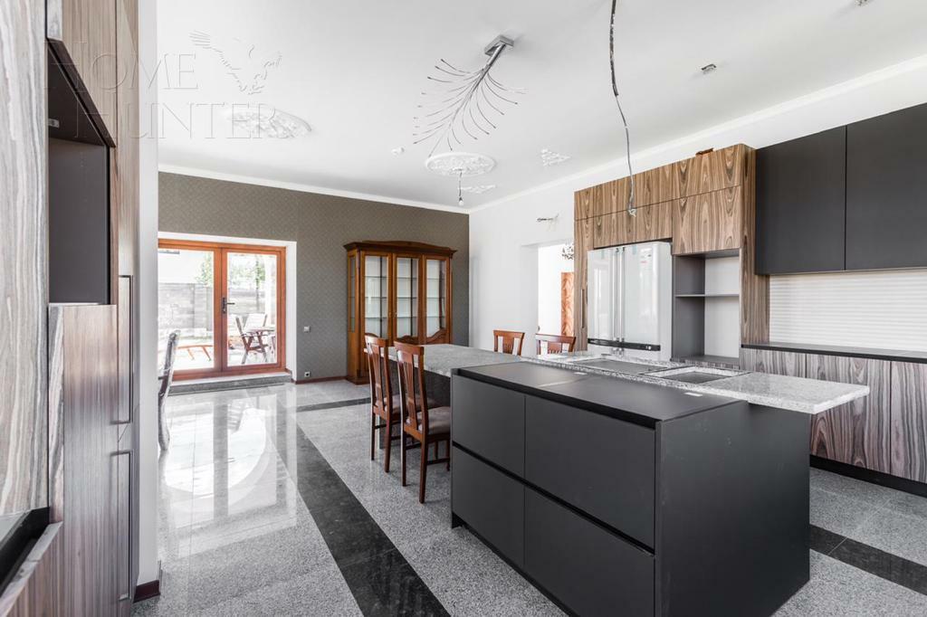 2-этажный коттедж 750 м² с отделкой